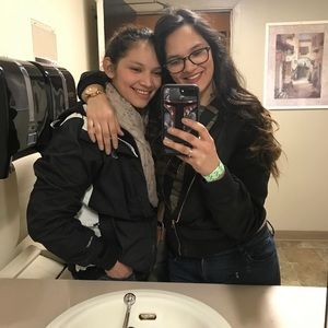 Meet your Posher, Vanessa and Ashley